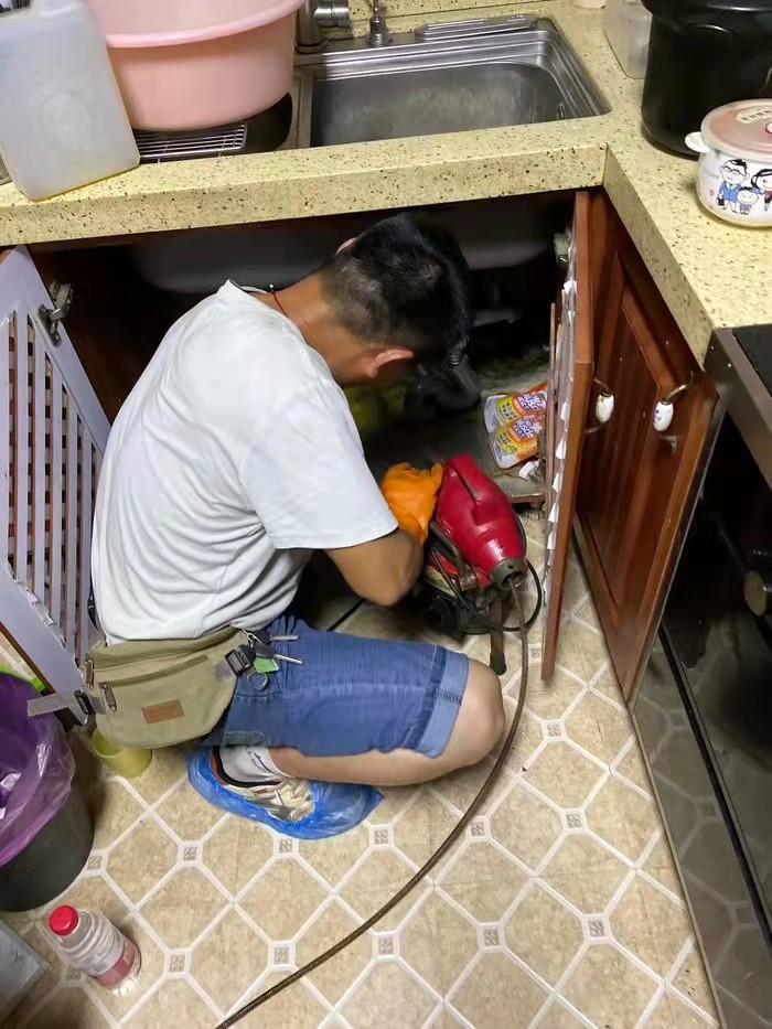 鄂温克通下水道