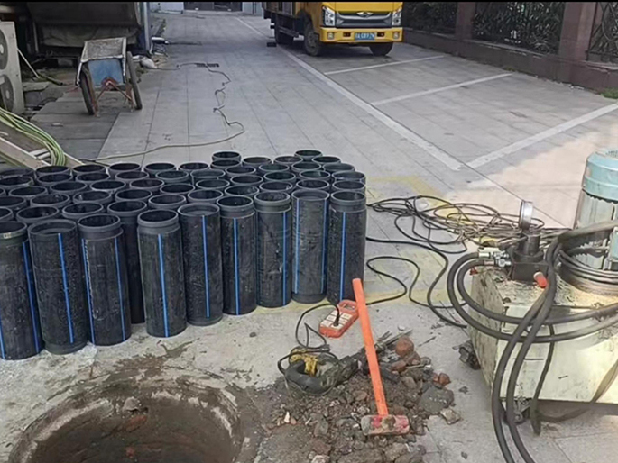 鄂温克PE置换管厂家 DN315置换管 非开挖管短管置换